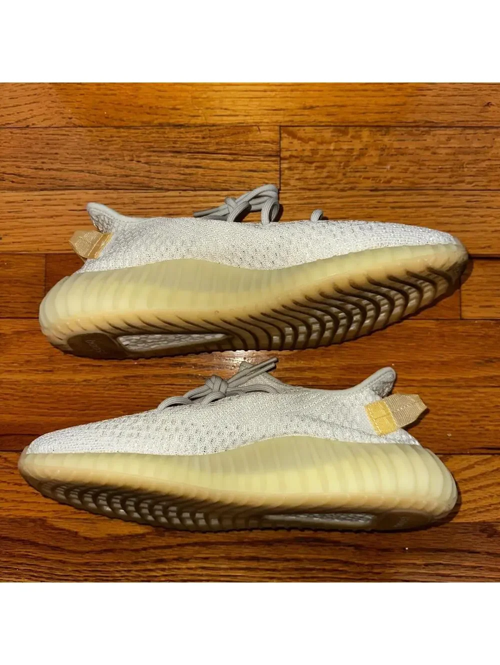 Adidas Yeezy Boost 350 V2 Low Light Size 11 With Box Lightly Worn White